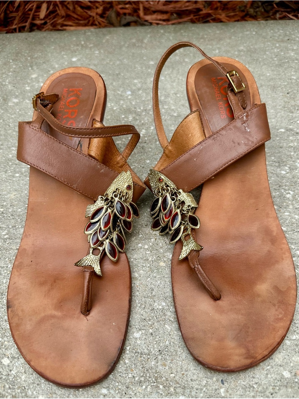 Michael Kors Women's Brown Leather Thong Sandals Fish Charm Size 10M Gold Tone